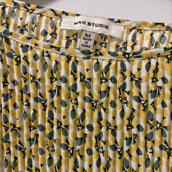 Lemonprint chiffon top - Picture 2 of 4
